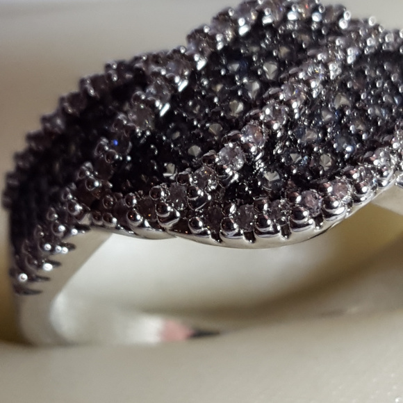 Cluster Cocktail Ring Cubic Zirconia 925 Size 9 BLACK AND CLEAR CZ MODERNISTIC - Picture 2 of 8